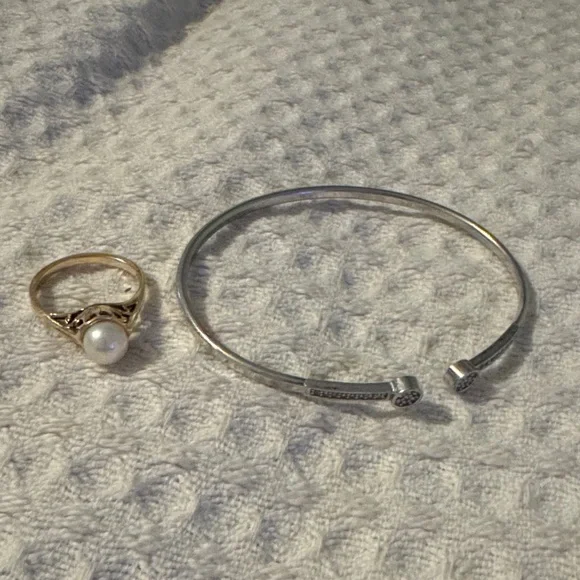 Elegant Silver Bracelet and Gold Pearl Ring Set - Picture 1 of 1
